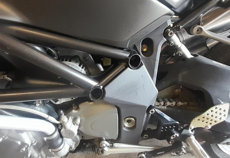 Bouchon de cadre MV Agusta F4