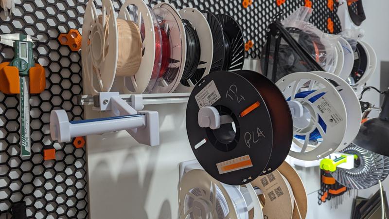 Filler Brace for 2040 or 2020 Extrusion - fast grip - 90 degree.