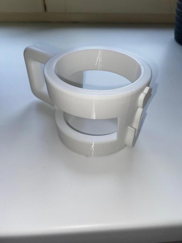Massive cup holder - For many types of cups