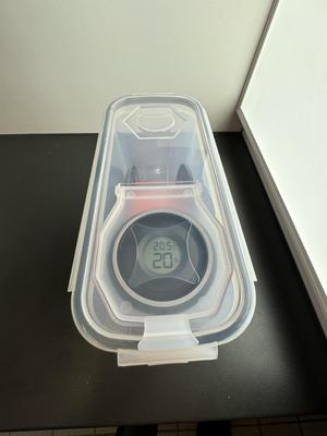 Adapter for Wildone muesli box and Thlevel hygrometer