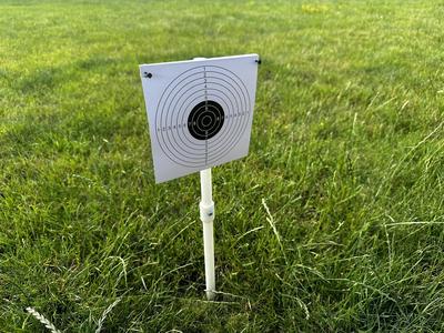 Simple airsoft target holder