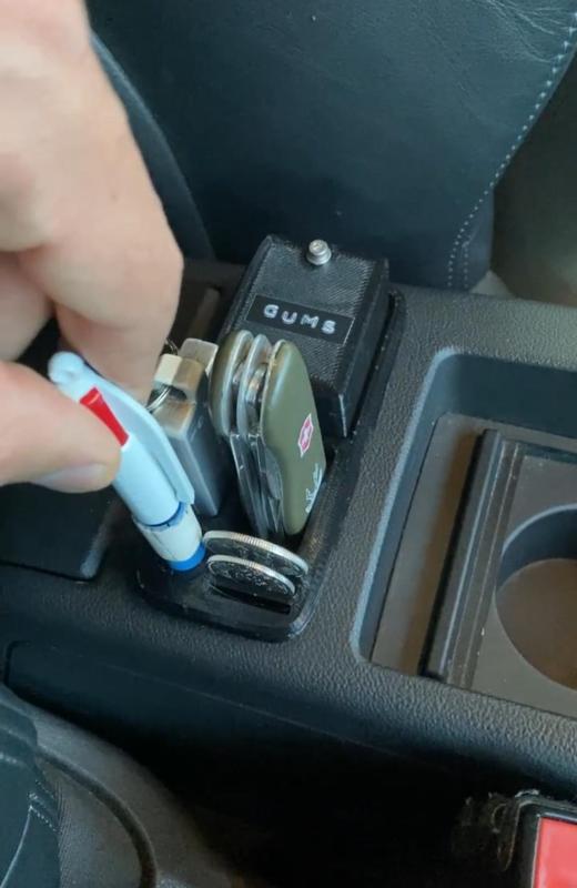 Audi A3 8P gum and money holder