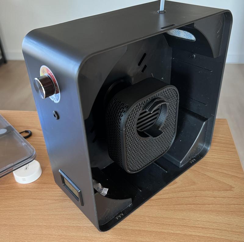 Reusable desiccant dryer