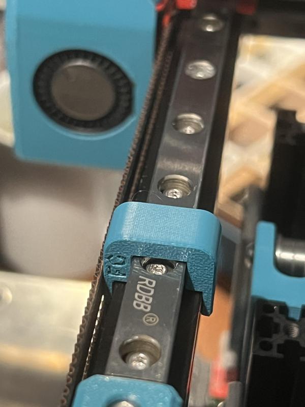 MGN9 center guide for 1515 extrusion