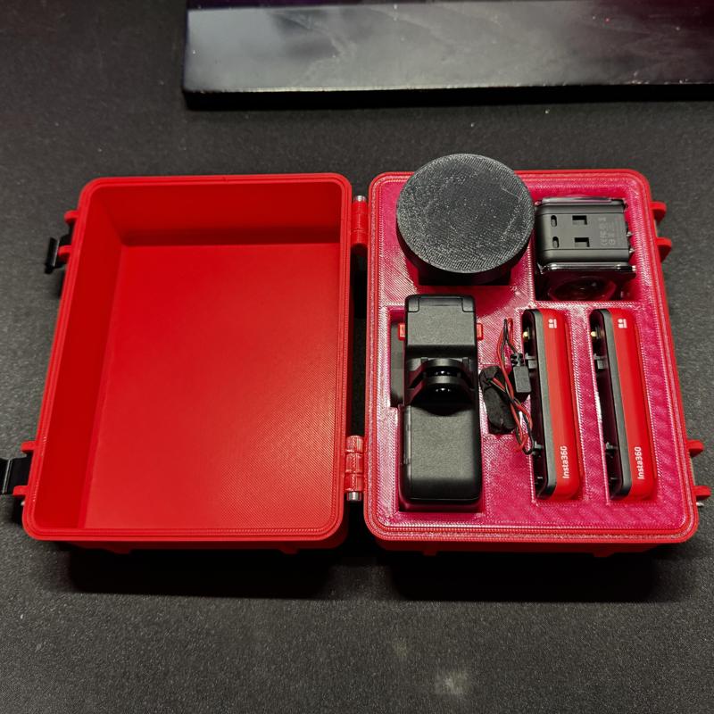 insta360 One RS  4k case for 4K 1-Inch, 360 module and batteries