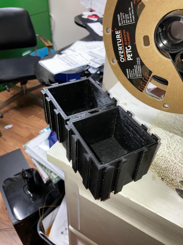 Interlocking baseball card holder