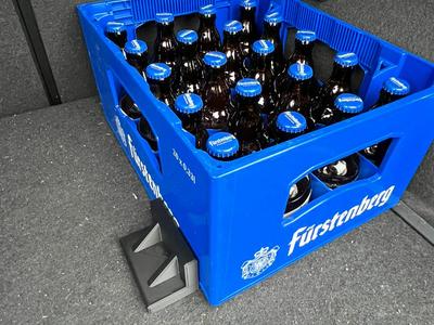 Anti-slip block for trunk