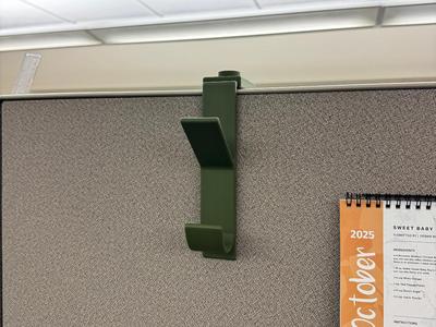 Adjustable Cubicle 2 Hook Jacket Holder