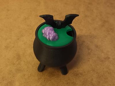Witch Cauldron + lid - bubbles - Bat 