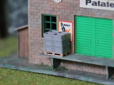 Pallet with Boxes Euroboxes / Rakobox in H0 1:87