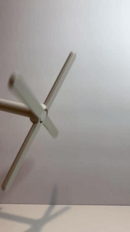 Spinny fan fidget toy