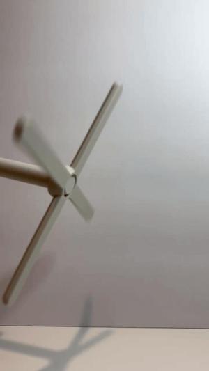 Spinny fan fidget toy