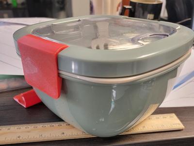 Bentgo All in One Salad Container Lid Latch