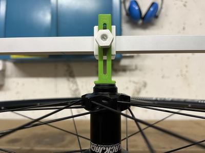 wheel alignment gauge / bicycle centering gauge / Fahrrad Zentrierlehre