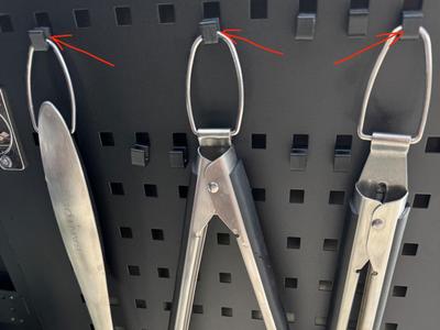 Hooks for Otto Wilde G32 gas grill / modules