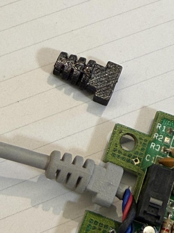 Apple ADB Mouse Cord Strain Relief