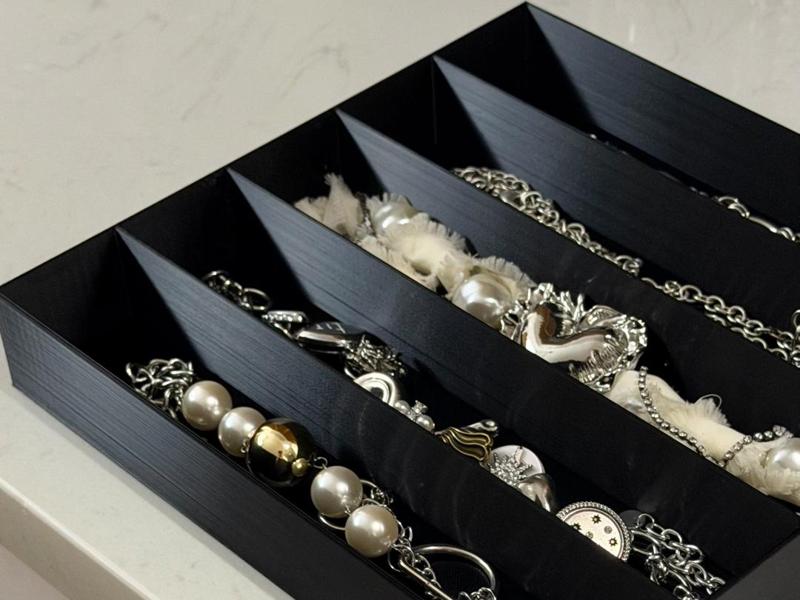 In-drawer jewelry organizer (minimal material)