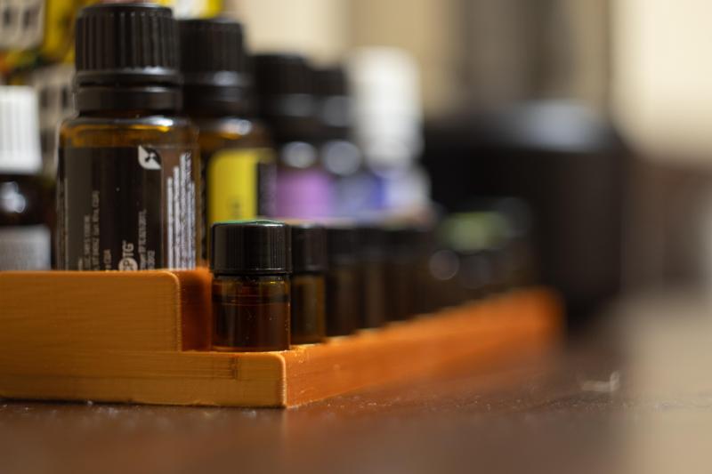 Stand for essential oils