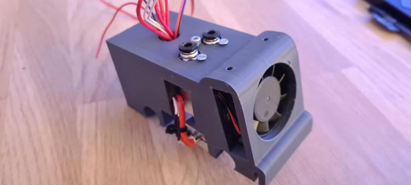 New Carriage for Leapfrog creatr with integrated fans and cable managment