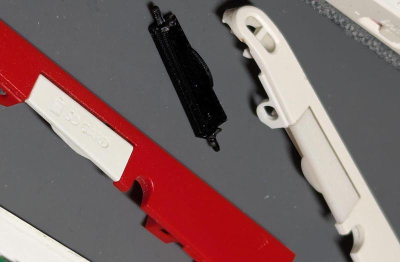 Nintendo 2DS SD Card Slot Cover