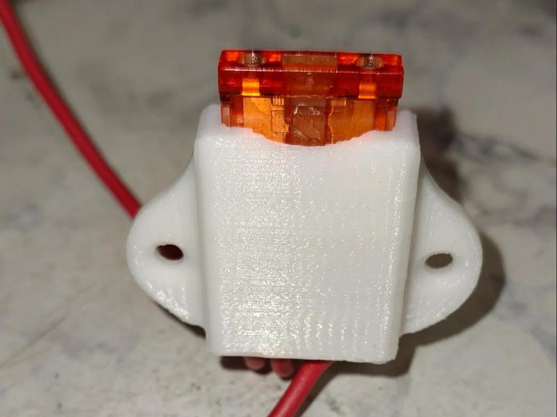 Wall Blade Fuse Holder