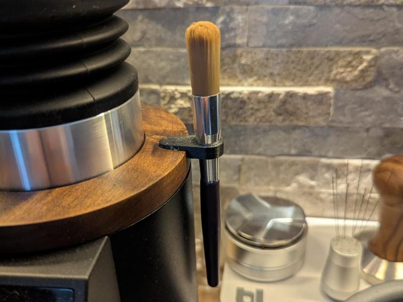 Brush holder DF64e (no drilling or gluing)