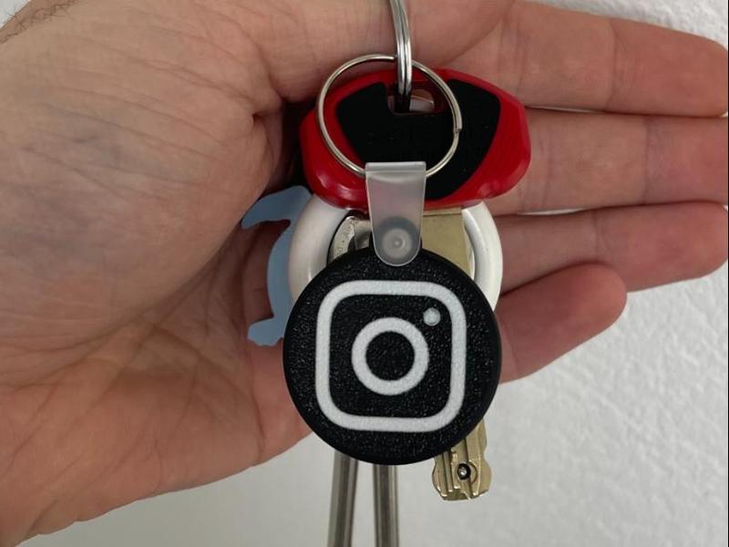 Instagram NFC logo keychain