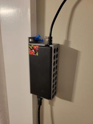 Customizable LED power supply mount