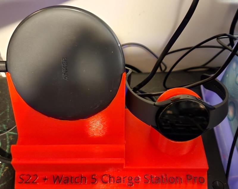 Galaxy S22 and Watch 5 Charge Station Pro