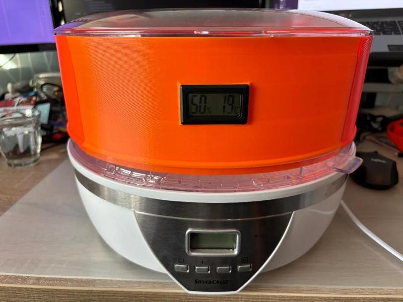 Filament dryer extension for SilverCrest dehydrator - Rectangular thermometer/hygrometer remix   