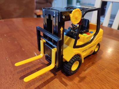 Load backrest for Maxx Action toy forklift