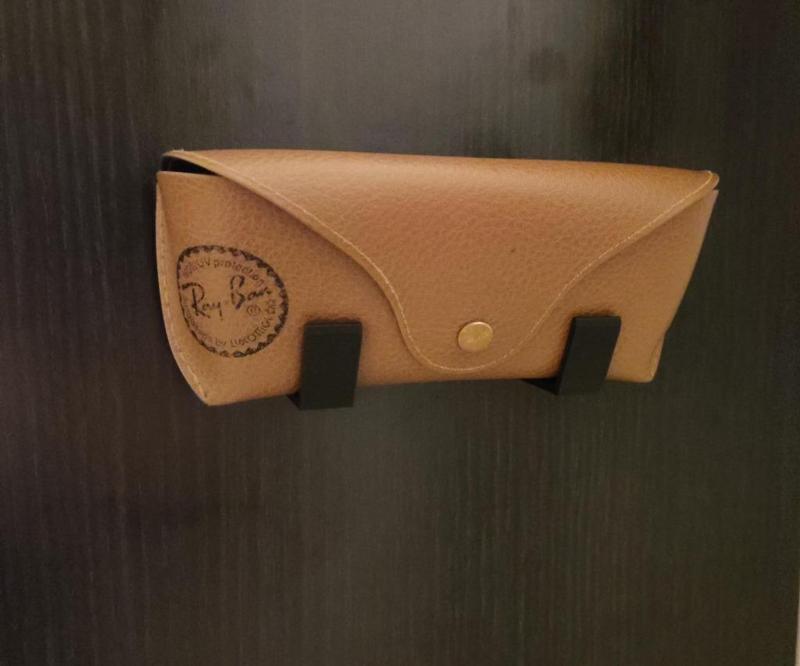 Ray-Ban sunglases Case wall mount