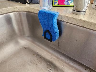 Kitchen sink sponge holder with suction cup   