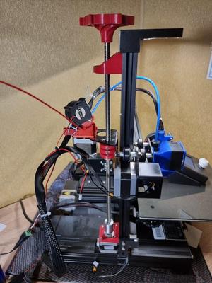 Ender 3 (Pro, V2) z motor mount and z rod stabilizer shifted 1mm towards the bed
