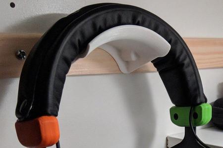 Yet Another Headphone Hanger