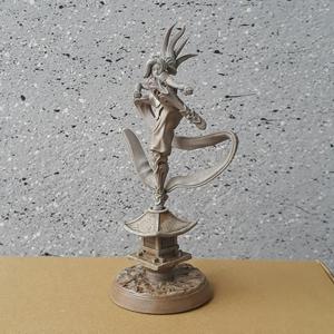 Ling Ling the dragon girl