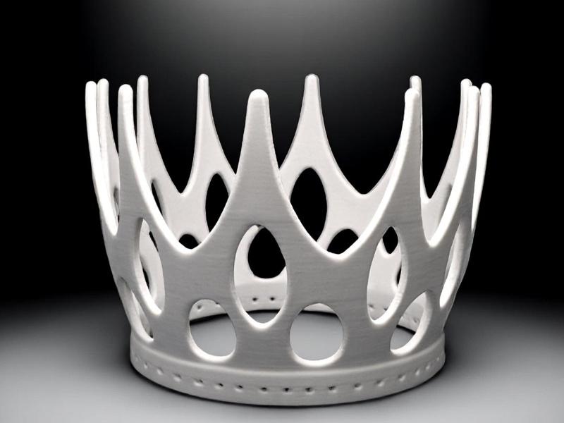 Moonlight Crown – A Softly Sculpted Regal Piece