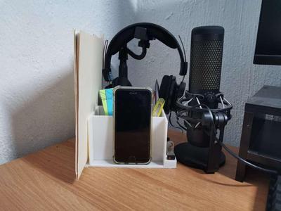 Pen organiser for desktop