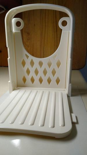 Bread slicing guide spacer