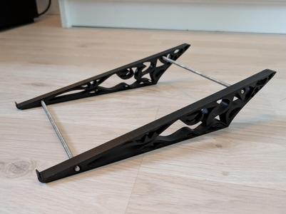 Simple small laptop-stand