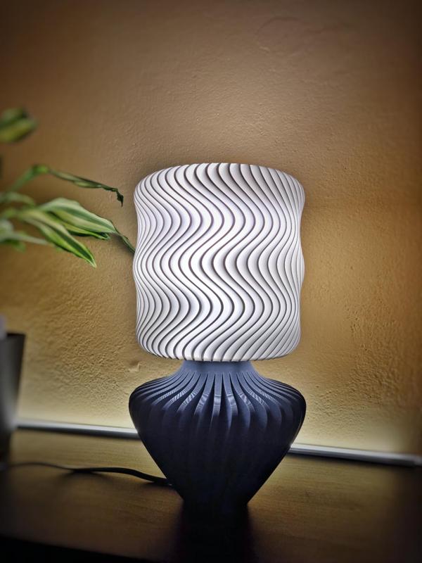 Wave shade V2 for wave lamp