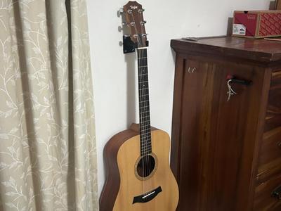 Guitar Holder, Wall Mount
