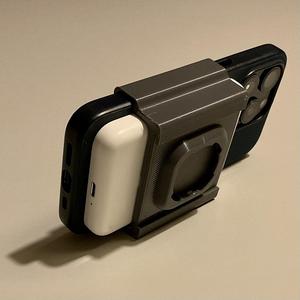 iPhone 15 Pro with MagSafe battery Quad Lock