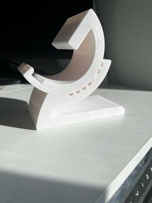 Adjustable phone stand 
