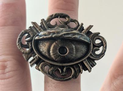 seeing eye ring