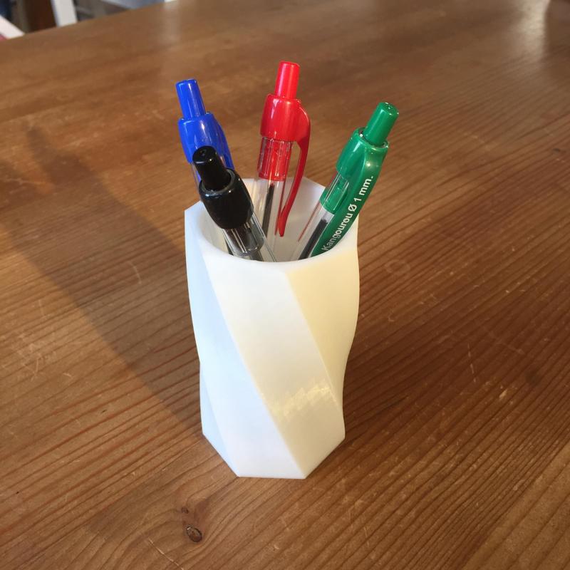 Whirlpool design pot