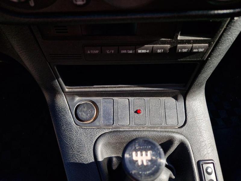 E36 Clean lighter plug