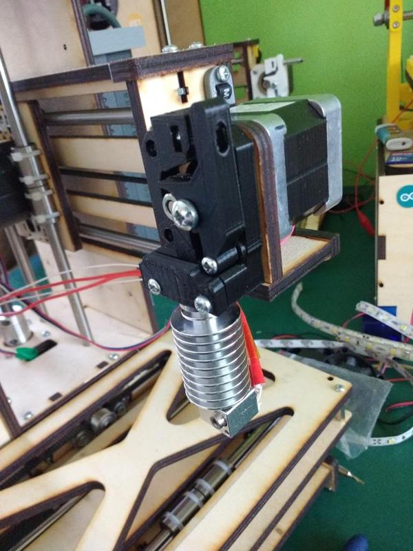 Extruder for Chinese hotend (clone e3d)