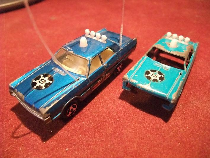Beacons for Majorette Police Plymouth Fury 4 n°216