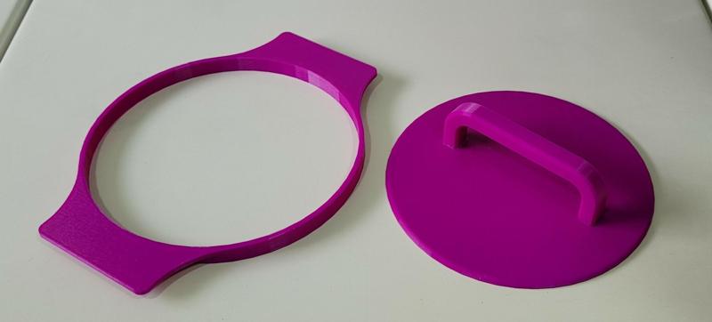 Mold for making arepas